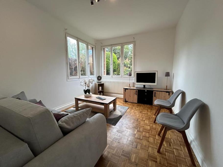 - Proche Gare - 4 Pers Apartment